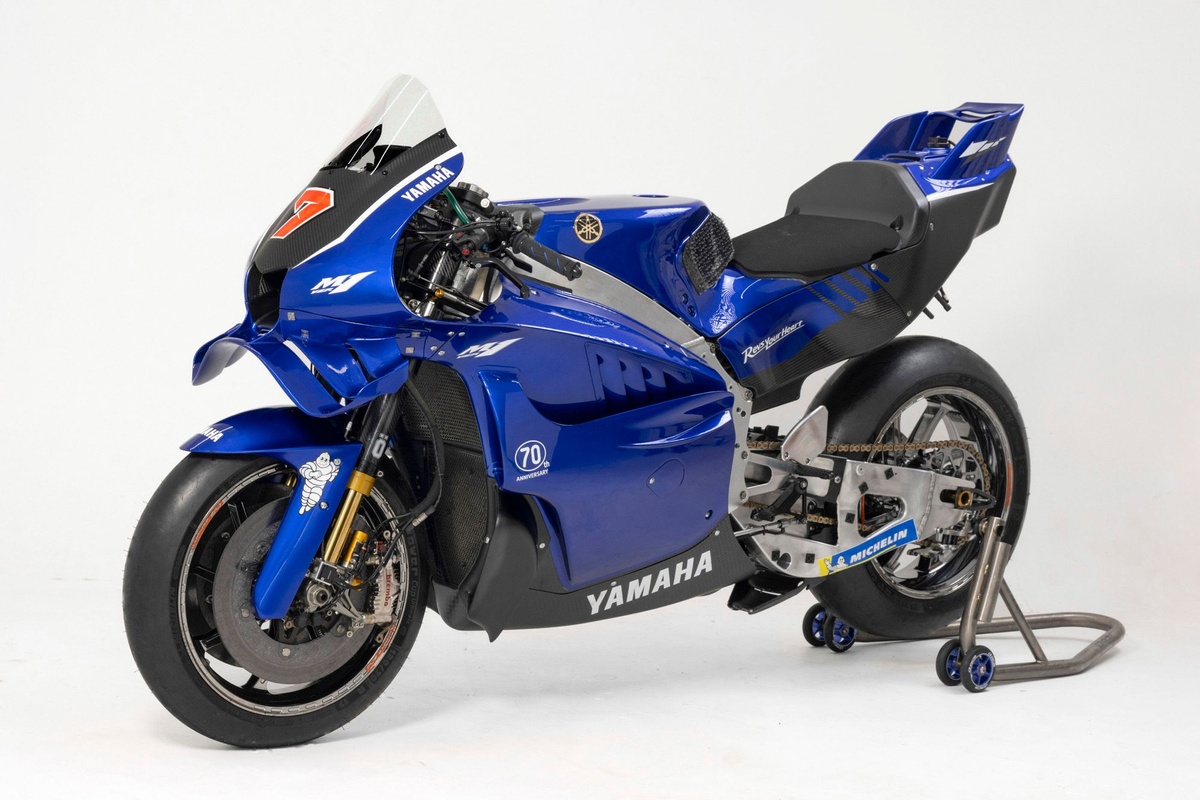 Yamaha factory racing v4 2.jpg